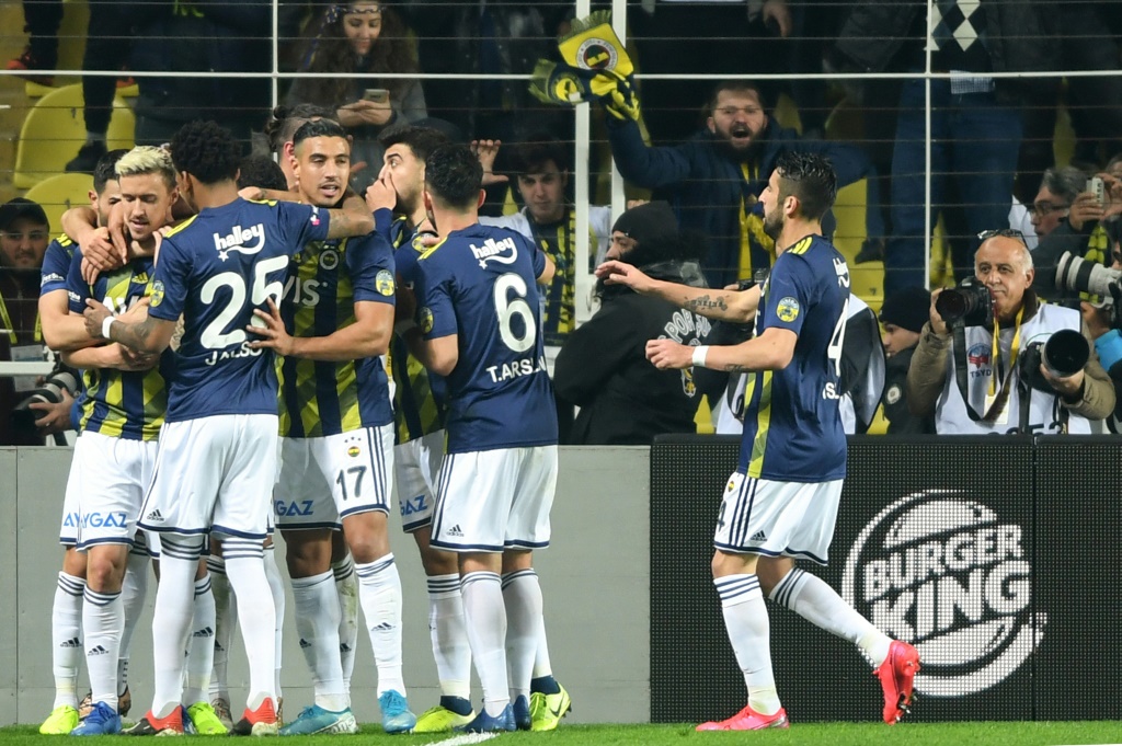 Les joueurs de Fenerbahçe durant le derby stambouliote contre Galatasaray