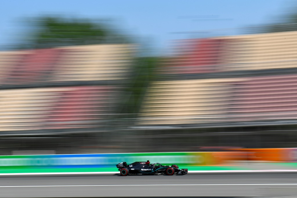 Le Britannique Lewis Hamilton (Mercedes) lors de la 2e séance d'essais libres du GP d'Espagne