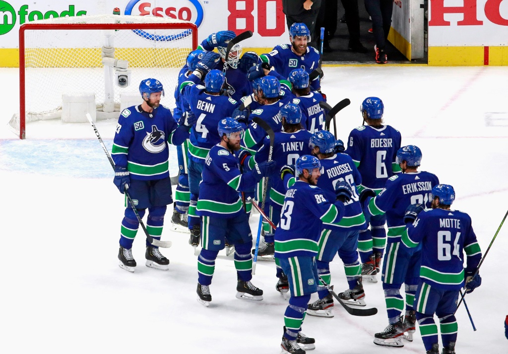 Les Canucks de Vancouver savourent leur succès face aux Blues de St. Louis (6-2) qui les qualifie pour les quarts de finale des play-offs NHL