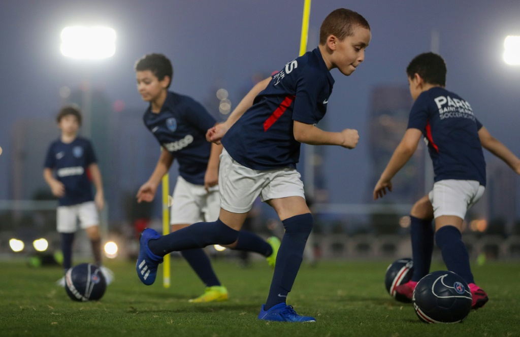 Des enfants de l'Académie qatarie du PSG s'entraînent à la veille de la finale de Ligue des champions PSG-Bayern