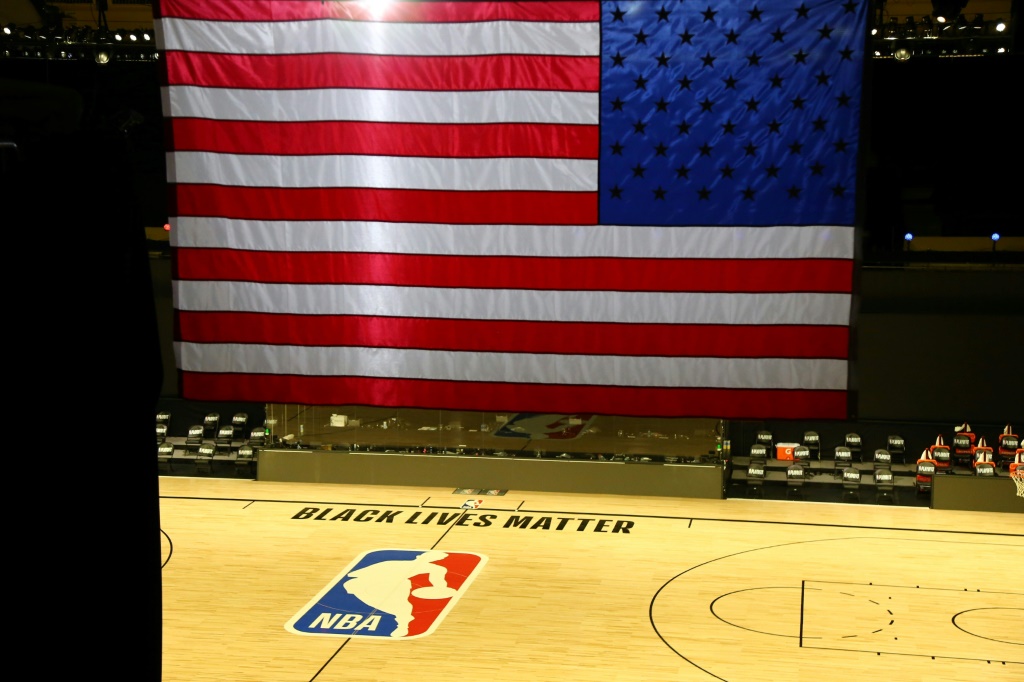 La NBA et le syndicat des joueurs (NBPA) ont annoncé que les matches des play-offs reprendraient samedi