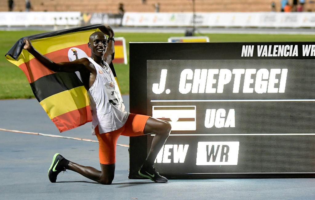 L'Ougandais Joshua Cheptegei fier de son record du monde du 10.000 m
