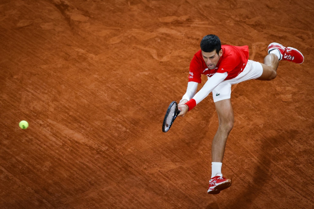 Le Serbe Novak Djokovic lors de sa finale de Roland-Garros face à l'Espagnol Rafael Nadal
