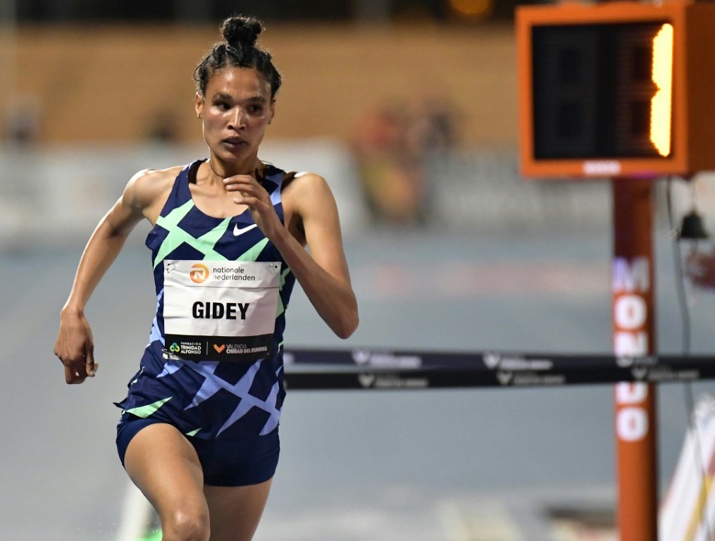 L’Éthiopienne Letesenbet Gidey améliore le record du monde du 5000 m