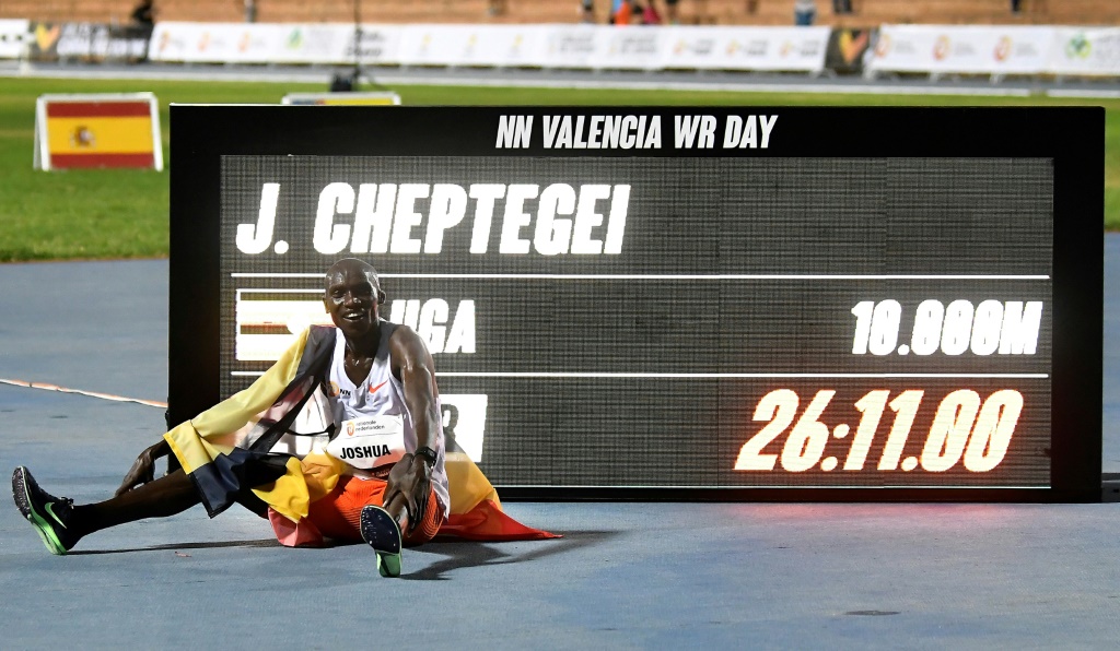 L'Ougandais Joshua Cheptegei fier de son record du monde du 10.000 m à Valence