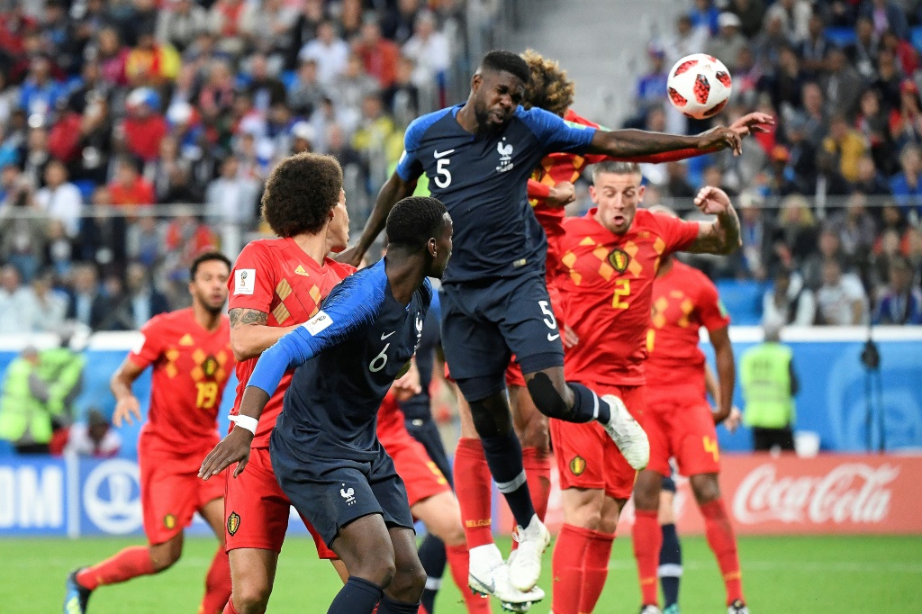 Le défenseur français Samuel Umtiti marque l'unique but de la demi-finale de la Coupe du monde contre la Belgique