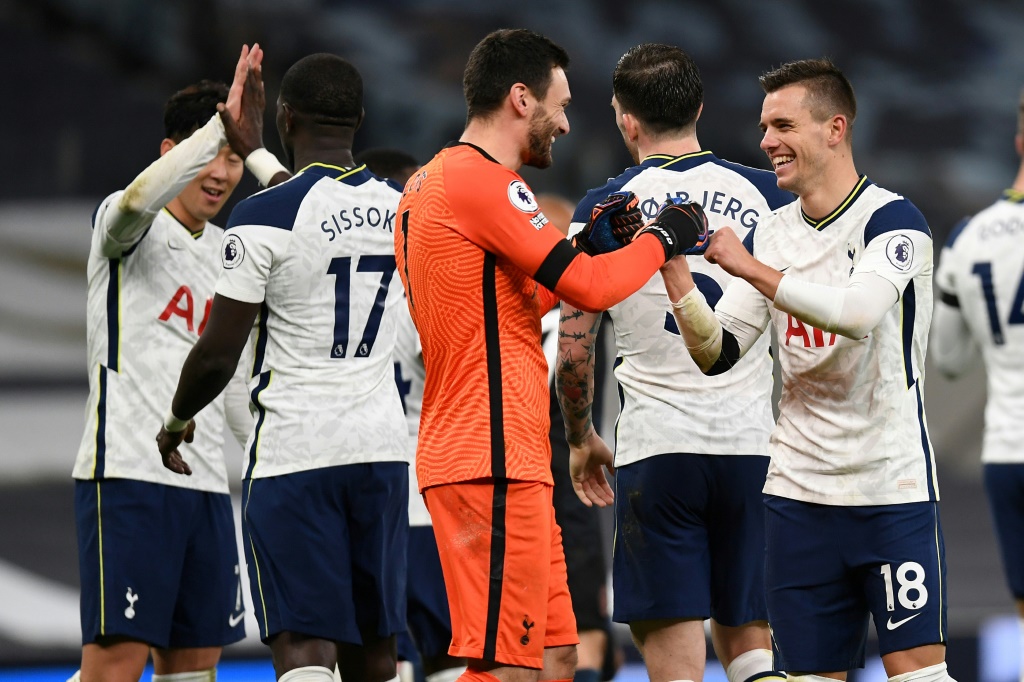 Les joueurs de Tottenham célèbrent leur victoire à domicile sur Manchester City en championnat le 21 novembre 2020