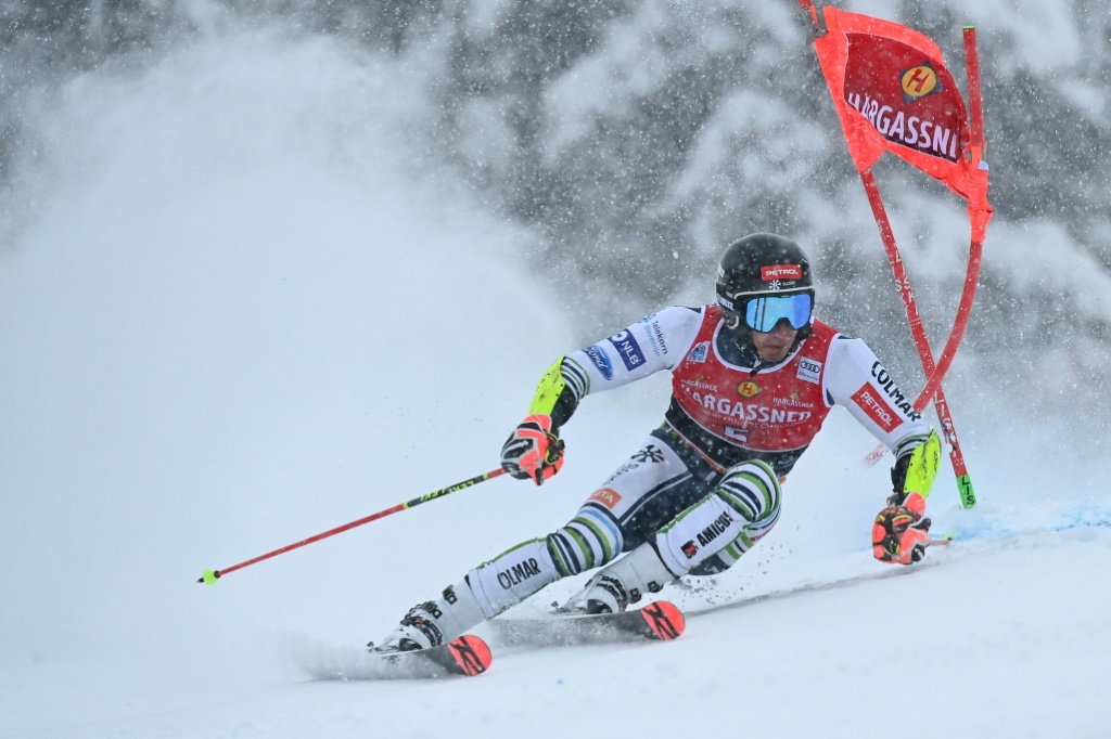 Le Slovène Zan Kranjec lors de la première manche du premier géant de la Coupe du monde hommes de ski alpin disputé à Santa Caterina di Valfurva