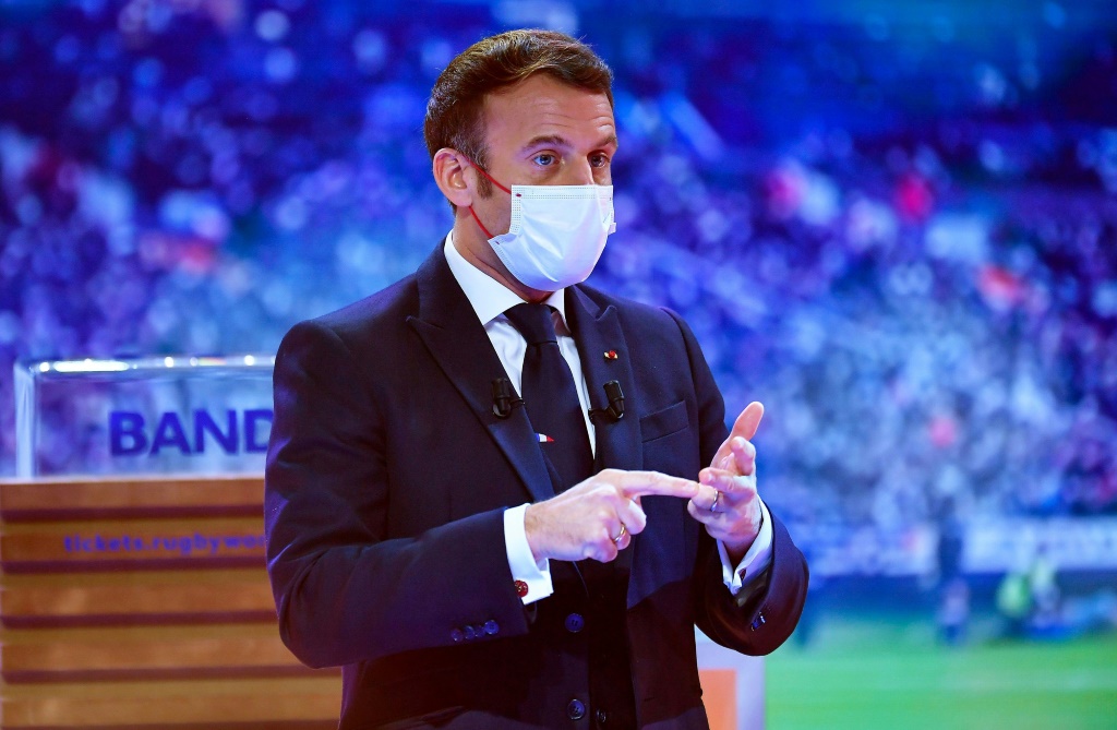 Le président français Emmanuel Macron lors du tirage au sort du Mondial de rugby 2023