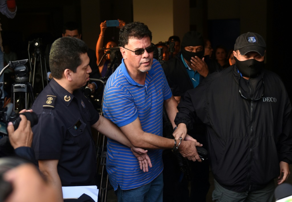 Reynaldo Vasquez lors de son interpellation par la police salvadorienne