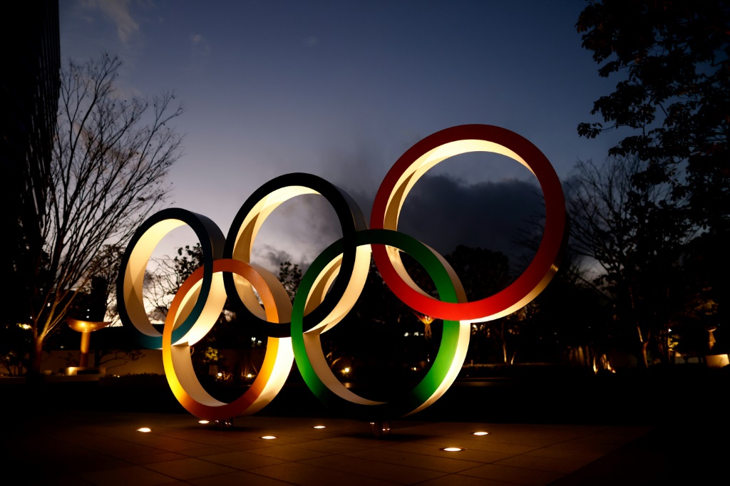 Les anneaux olympiques bien en placà proximité du ctade national de Tokyo-2020