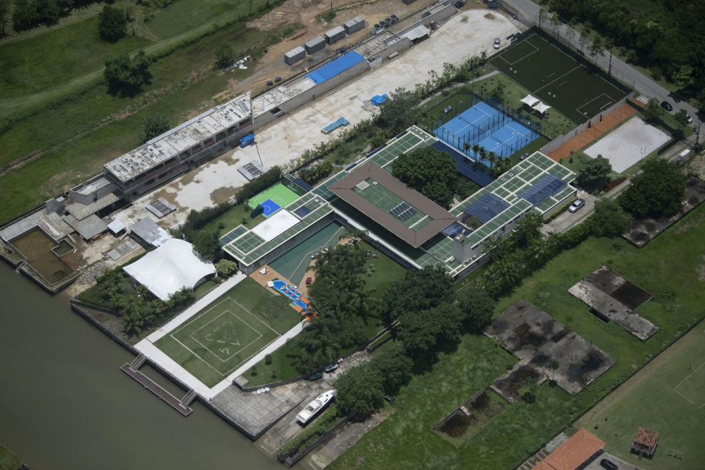 Vue aérienne de la luxueuse villa du brésilien Neymar à Mangaratiba