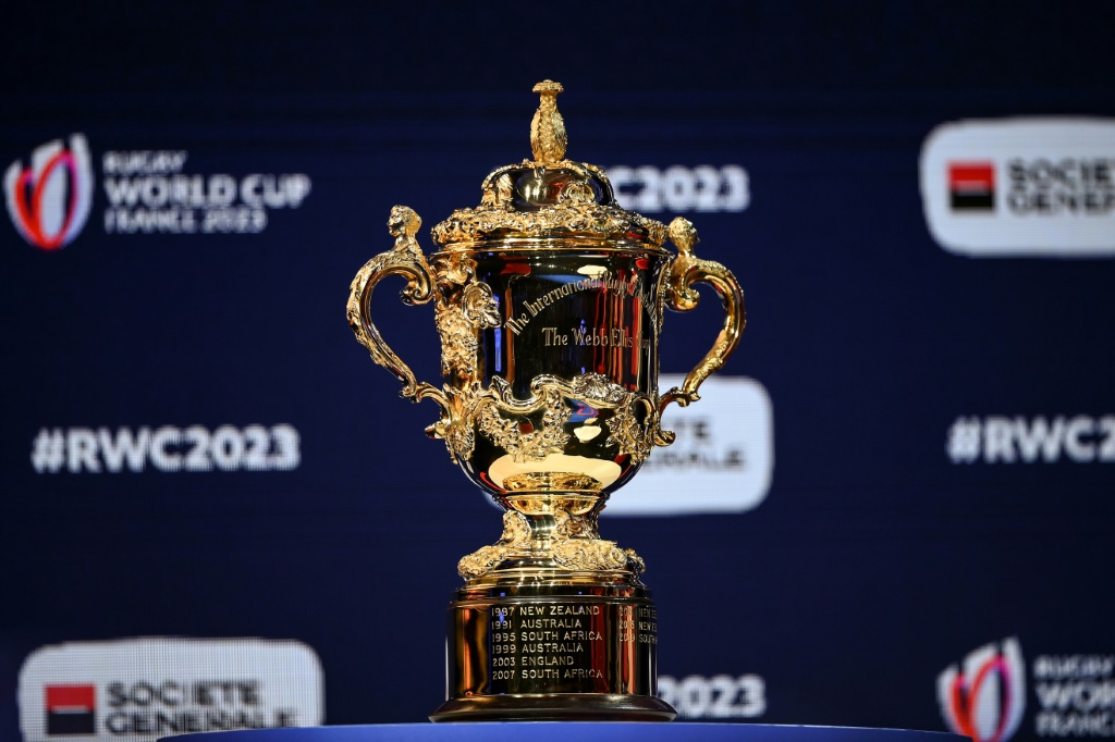 Trophée de la Coupe du monde de rugby 2023 présenté à Paris le 14 décembre 2020