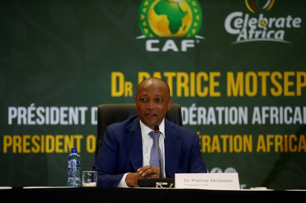 Le nouveau président de la CAF Patrice Motsepe lors d'un point presse de rentrée à Johannesburg