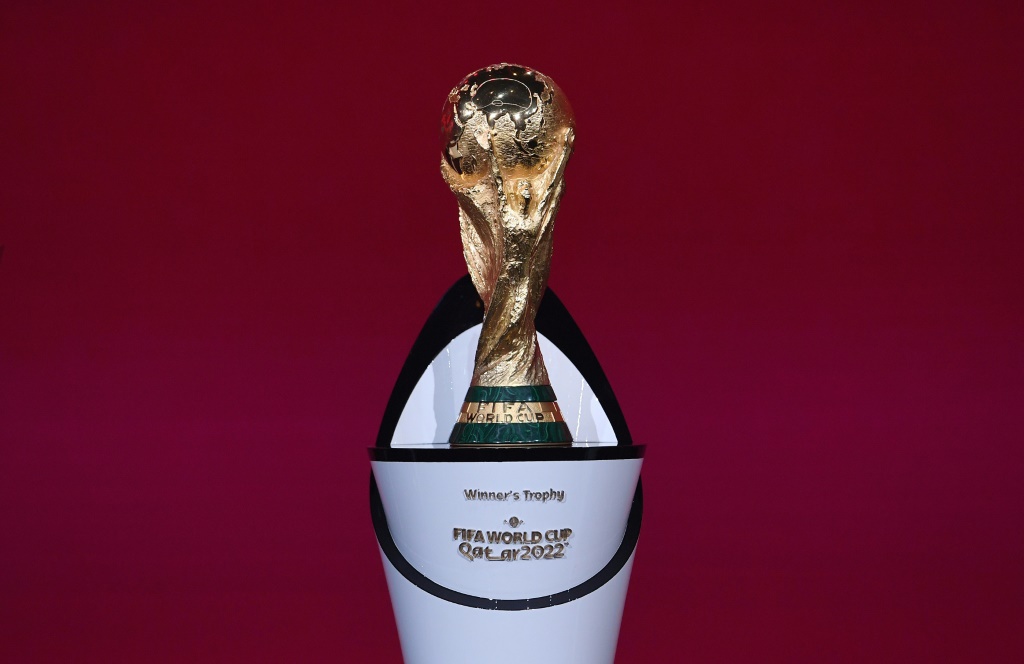 Le trophée de la Coupe du monde 2022 présenté à Zurich