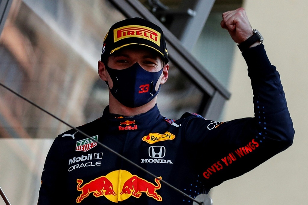 Le Néerlandais Max Verstappen (Red Bull) sur le podium de la victoire du GP de Monaco