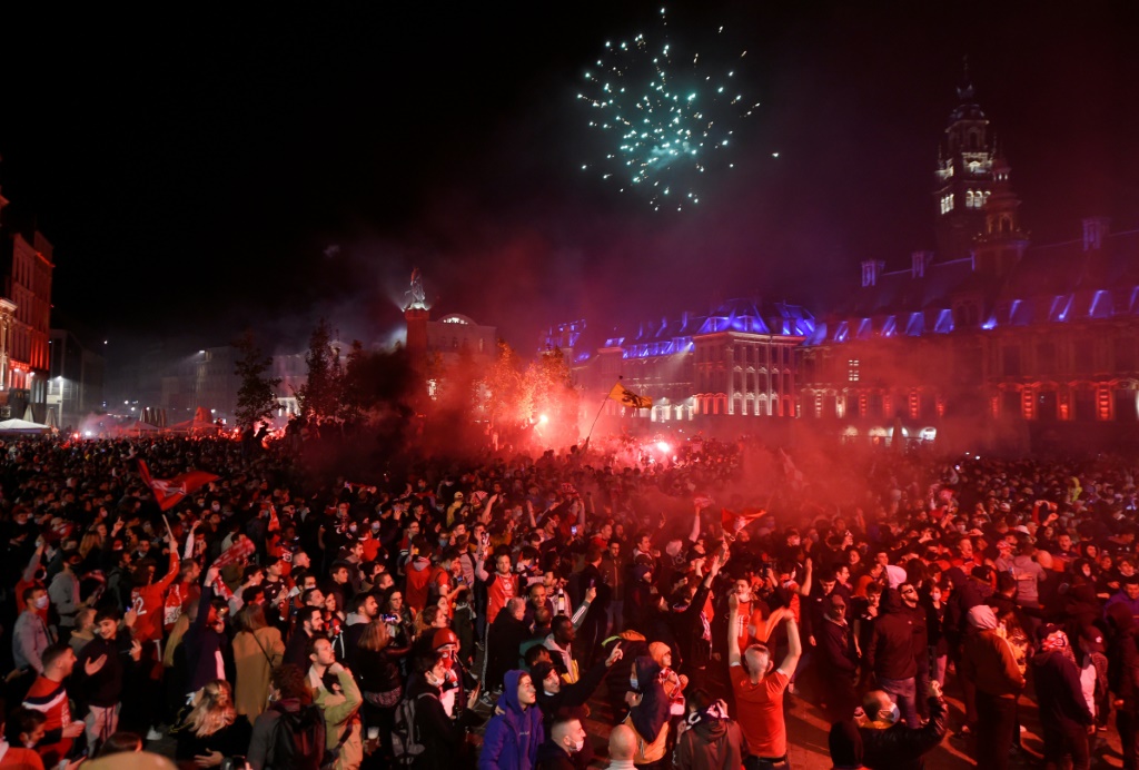 Les supporters de Lille fêtent la victoire du Losc en championnat de France