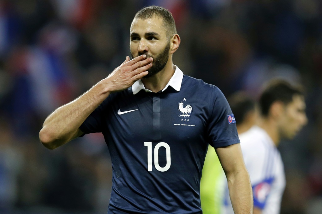 L'attaquant Karim Benzema après un but lors d'un match amical France-Arménie