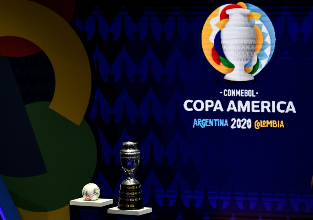 Le trophée de la Copa America lors du tirage au sort du tournoi le 3 décembre 2019 à Carthagène