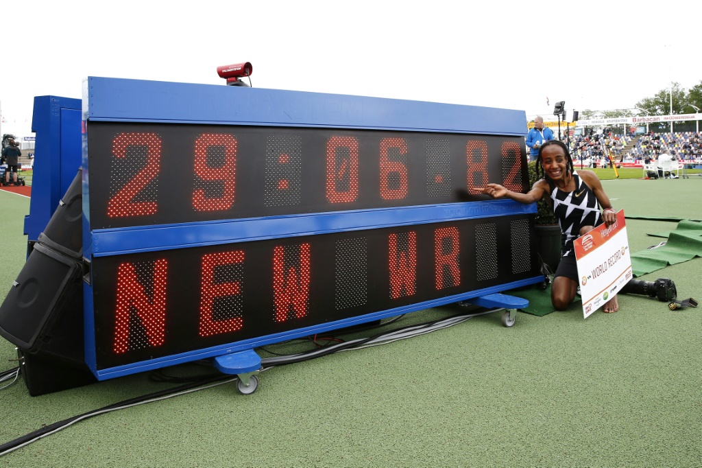 La Néerlandaise Sifan Hassan a pulvérisé le record du monde du 10.000 m lors du meeting d'Hengelo