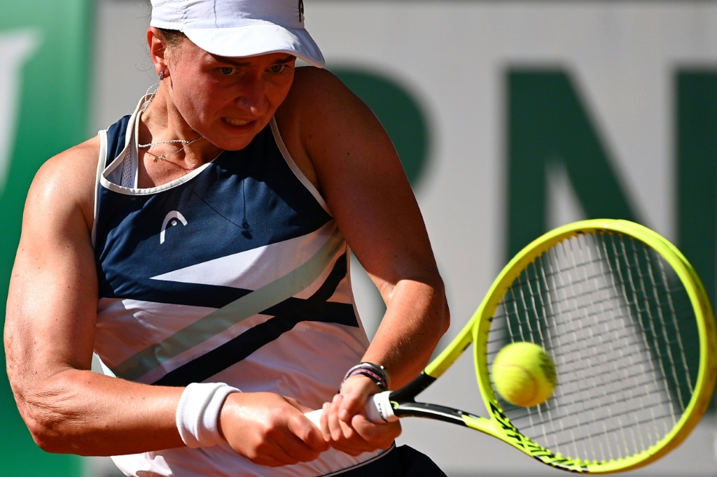 La Tchèque Barbora Krejcikova face à la Grecque Maria Sakkari en demi-finale de Roland-Garros