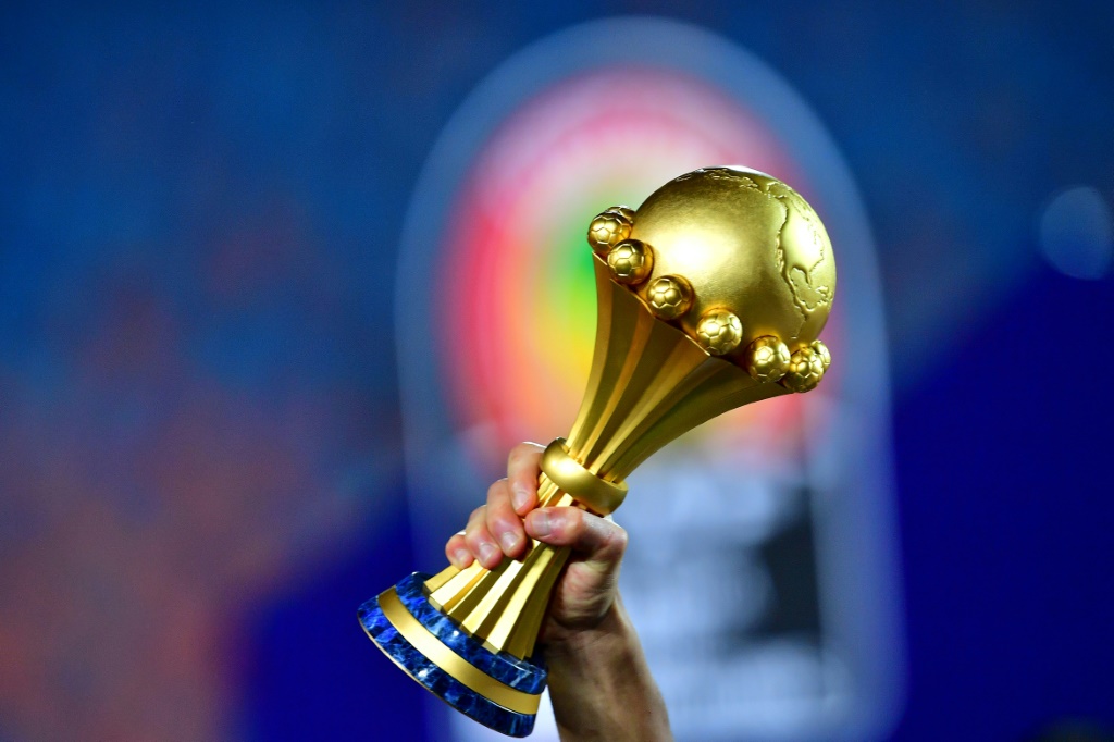 Le trophée de la CAN remporté par l'Algérie au Caire