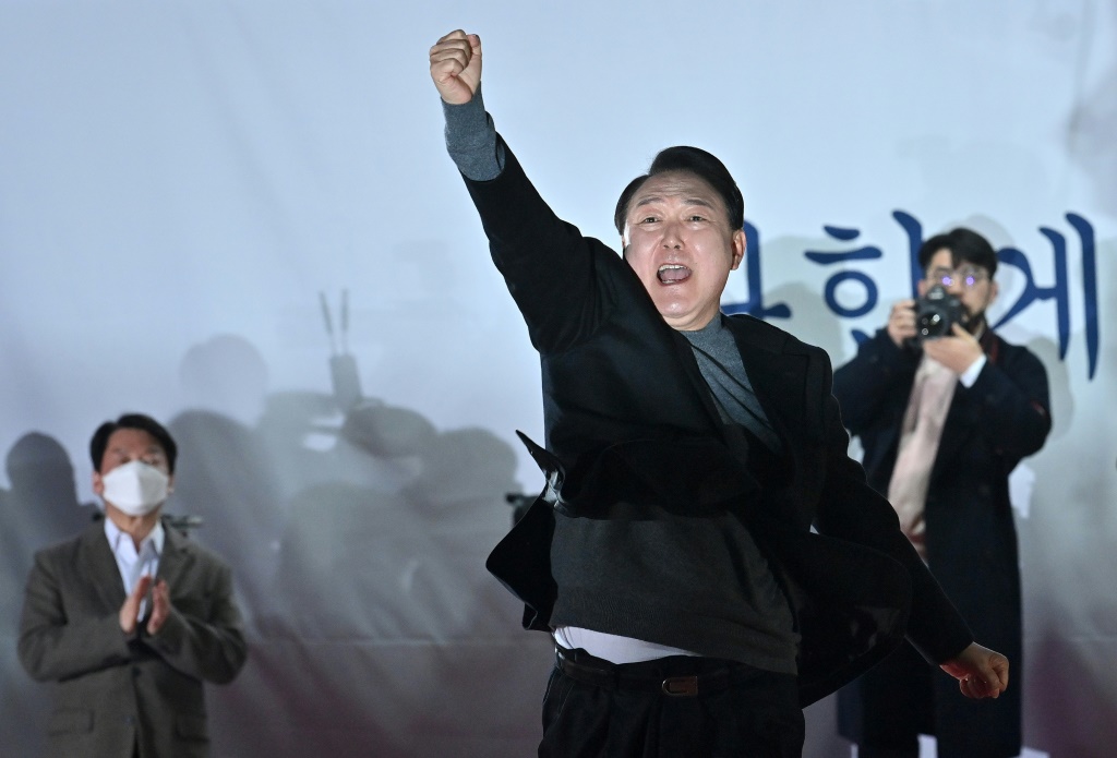 Yoon Suk-yeol pendant un meeting électoral à Séoul