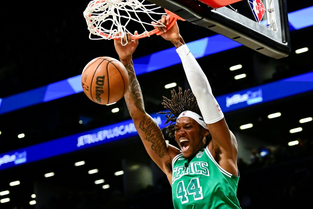 Le pivot des Celtics  Robert Williams III lors d'un match contre les Brooklyn Nets
