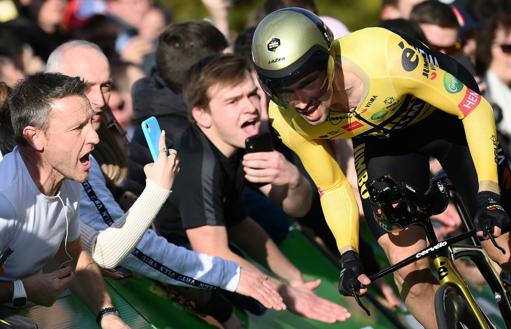 Le Slovène Primoz Roglic, lors de la 4 étape de Paris-Nice, un contre-la-montre entre Domerat et Montluçon, le 9 mars 2022