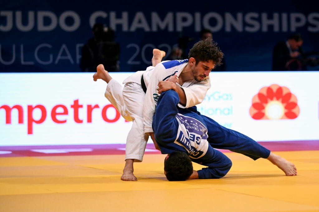 Le Français Cédric Revol a remporté sa 1ère médaille continentale en décrochant le bronze (-60 kg) aux Championnats d'Europe de judo