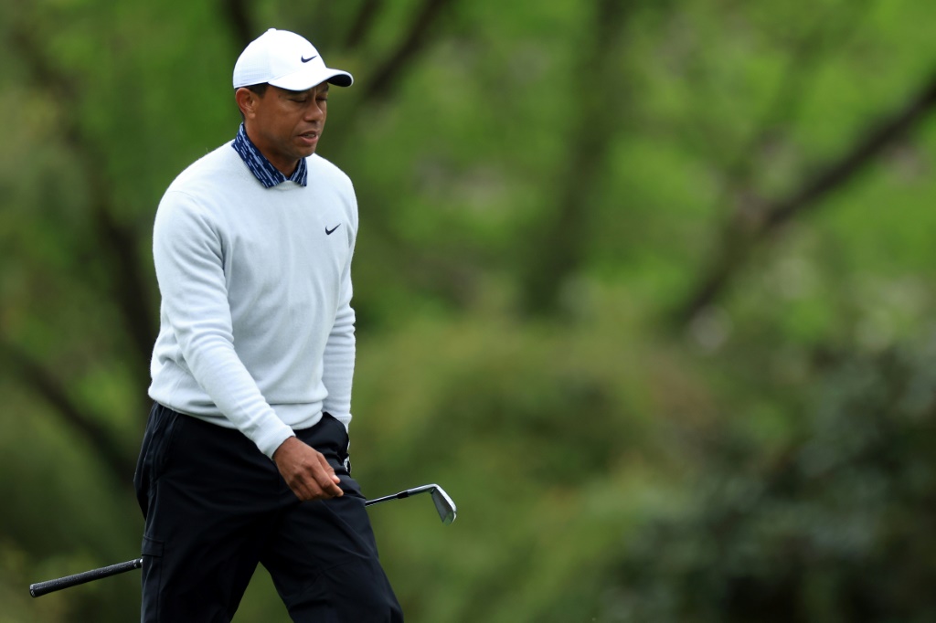 Tiger Woods près du 5ème trou au Masters d'Augusta le 9 avril 2022