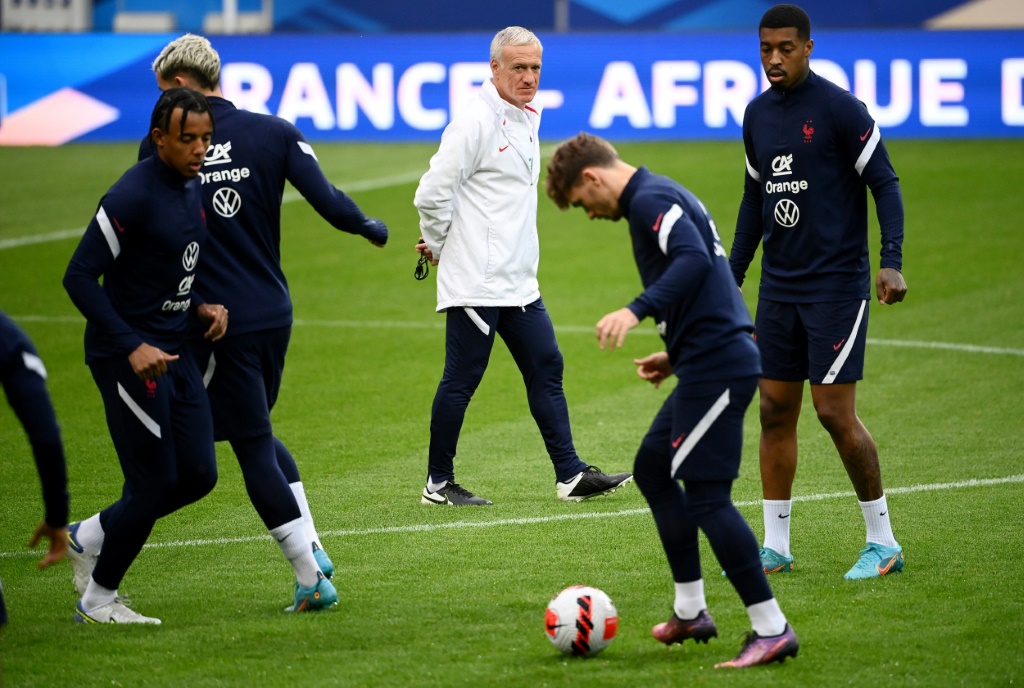 Les Bleus à l'entraînement sous la direction de Didier Deschamps à Villeneuve-d'Ascq, le 28 mars 2022, veille du match contre l'Afrique du Sud