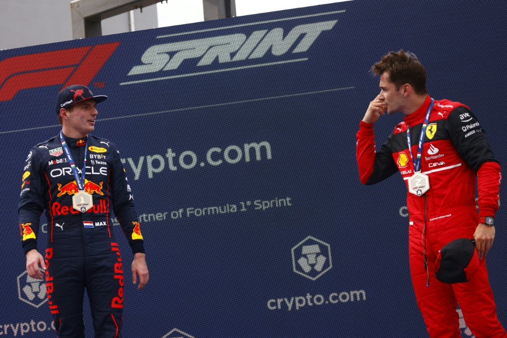 Le Néerlandais Max Verstappen (Red Bull), vainqueur de la course sprint, le 23 avril 2022 sur le circuit d'Imola, partira en pole position devant le Monégasque Charles Leclerc (Ferrari) pour le Grand Prix d'Emilie-Romagne de Formule 1