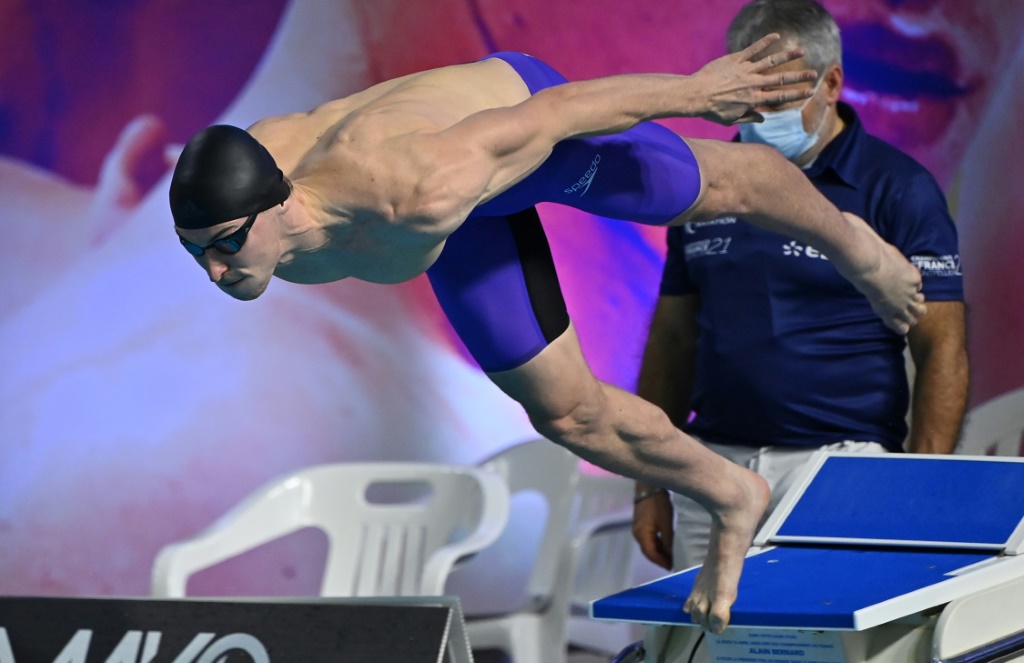 Maxime Grousset, au départ de la finale du 50 m nage libre, lors des Championnats de France, le 10 décembre 2021 à Montpellier