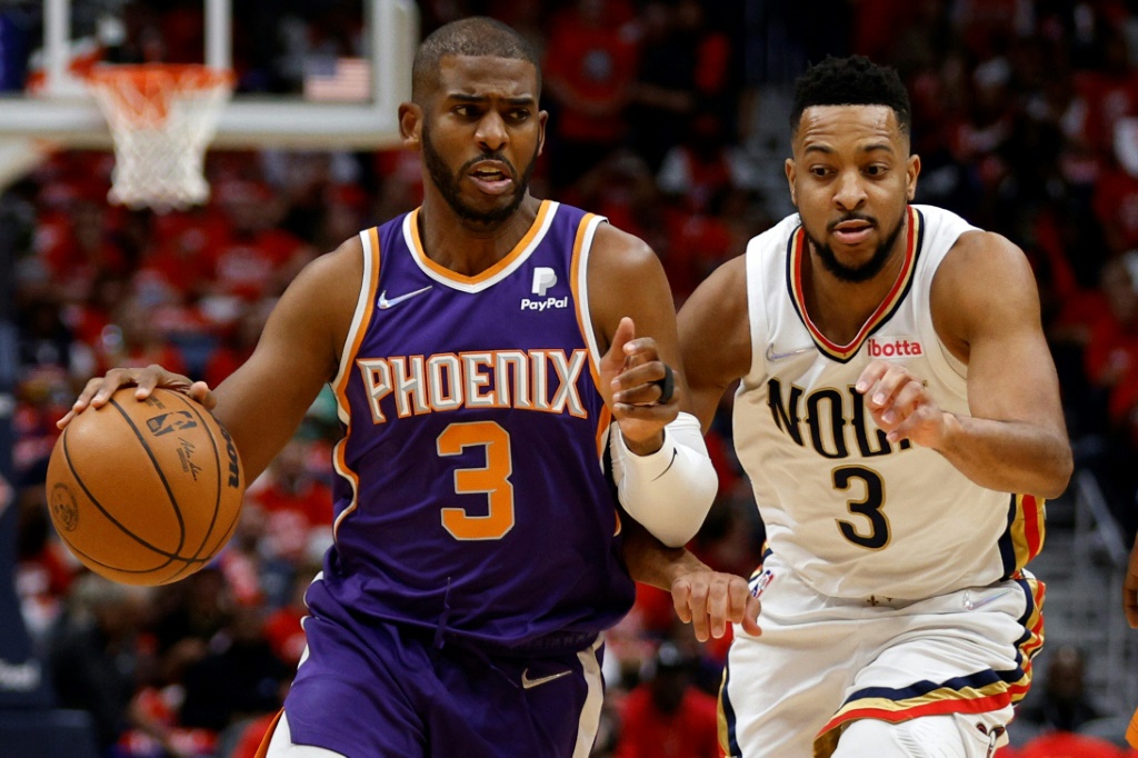 Chris Paul des Phoenix Suns contre les New Orleans Pelicans en plays-offs de la NBA le 28 avril 2022 au Smoothie King Center à la Nouvelle Orléans