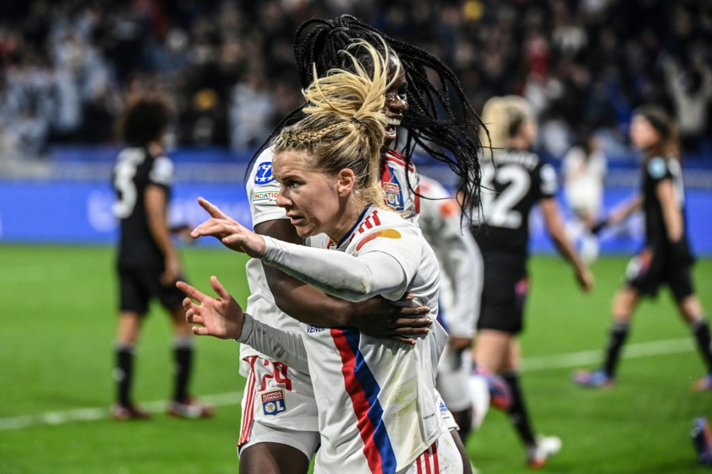 La joie de l'attaquante norvégienne de Lyon Ada Hegeberg, après avoir ouvert le score face à la Juventus Turin, lors du quart de finale retour de la Ligue des Champions, le 31 mars 2022 au Groupama Stadium à Décines-Charpieu