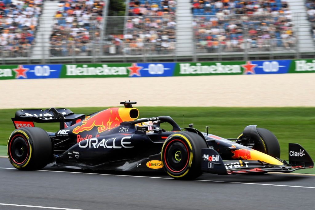 Le pilote néerlandais Max Verstappen au volant de sa Red Bull lors de la 3e séance des qualifications du Grand Prix d'Australie de F1 le 9 avril 2022 sur le circuit Albert Park à Melbourne