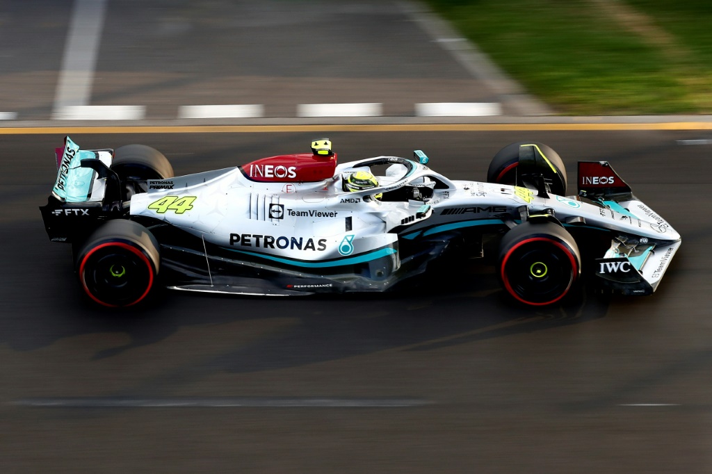 Le pilote britannique Lewis Hamilton au volant de sa Mercedes pendant les qualifications du Grand Prix d'Australie de F1 le 9 avril 2022 sur le circuit Albert Park à Melbourne