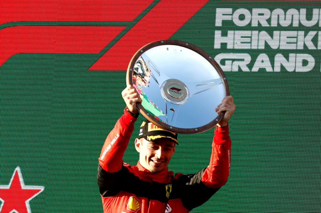 Le pilote monégasque de Ferrari Charles Leclerc remporte le Grand Prix d'Australie de F1, le 10 avril 2022 à Melbourne