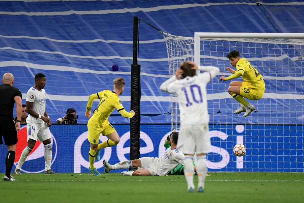 Timo Werner efface la défense du Real Madrid pour le 3e but de Chelsea en quart de finale de la C1 à Santiago-Bernabeu, le 12 avril 2022