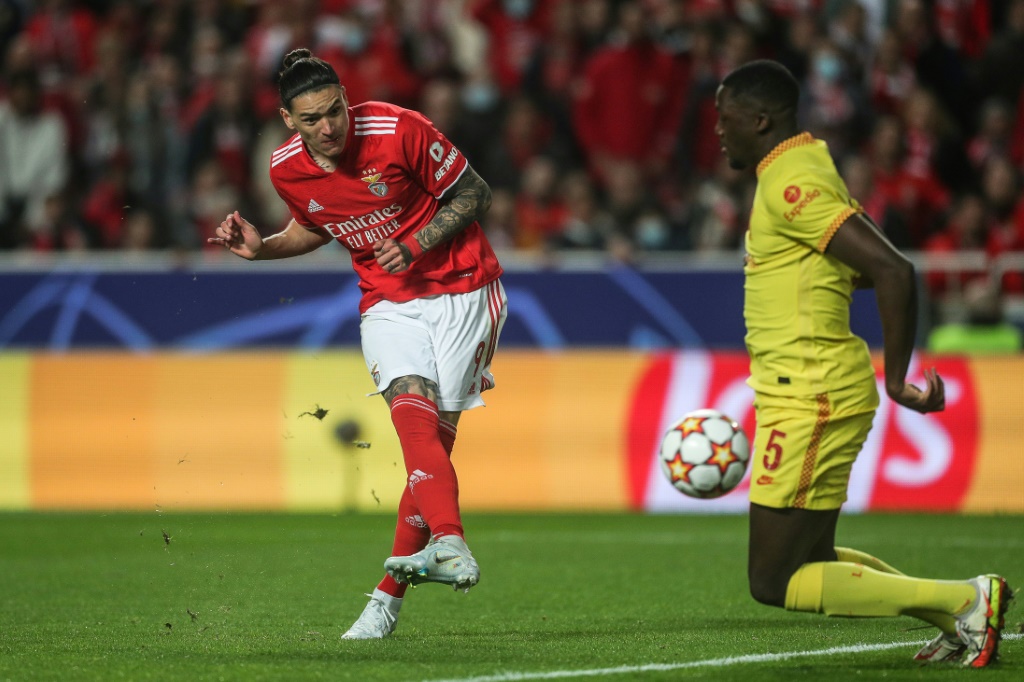 L'attaquant uruguayen de Benfica Darwin Nunez réduit le score face à Liverpool, lors du quart de finale aller de la Ligue des Champions, le 5 avril 2022 à Lisbonne