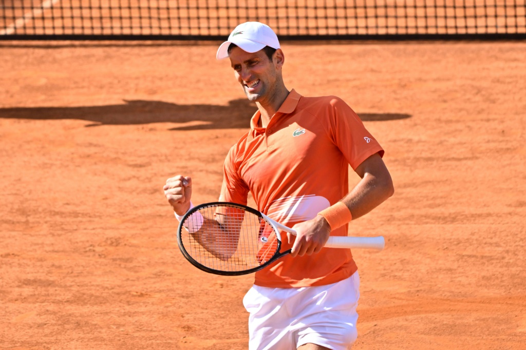 Novak Djokovic vainqueur sans forcer du Russe Aslan Karatsev au Foro Italico