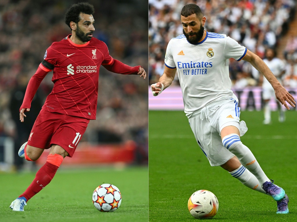 Les attaquants de Liverpool Mohamed Salah (g) et du Real Madrid Karim Benzema