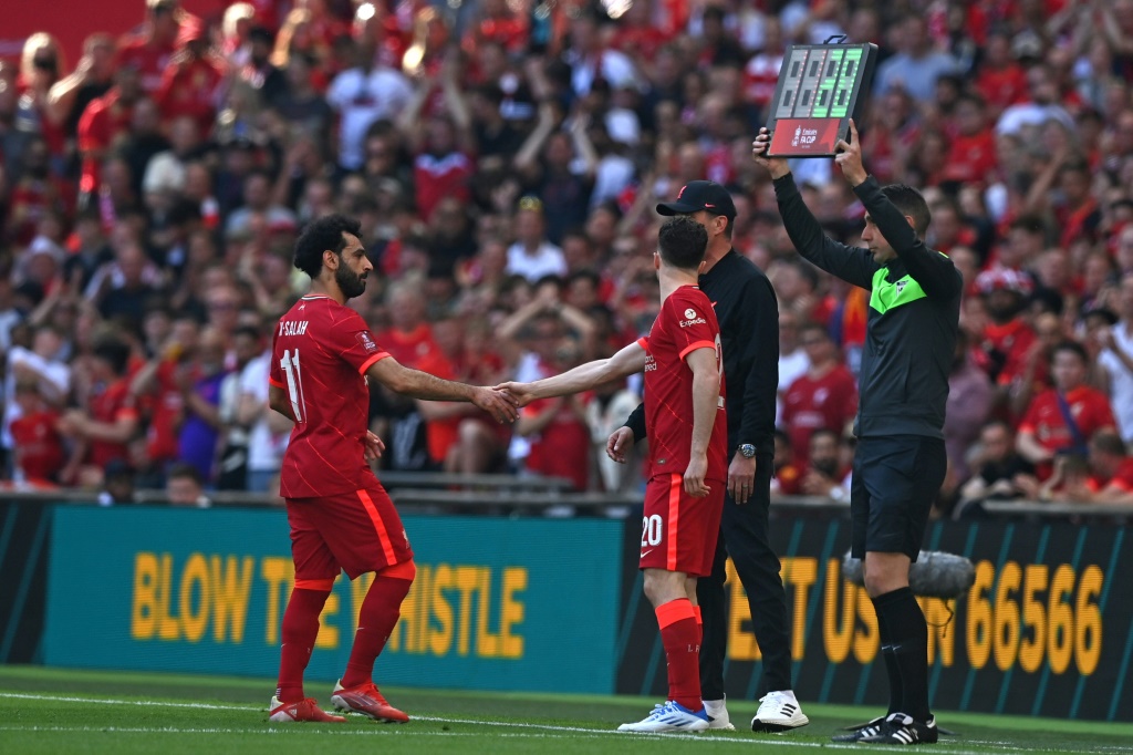 L'attaquant-star de Liverpool Mohamed Salah est remplacé par Diogo Jota sur blessure contre Chelsea en finale de la Coupe d'Angleterre à Wembley