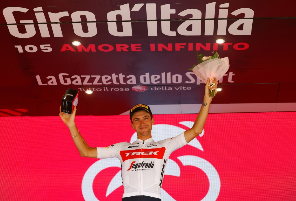 Le coureur italien de la Trek Giulio Ciccone vainqueur de la 15e étape du Tour d'Italie sur les hauteurs de Cogne