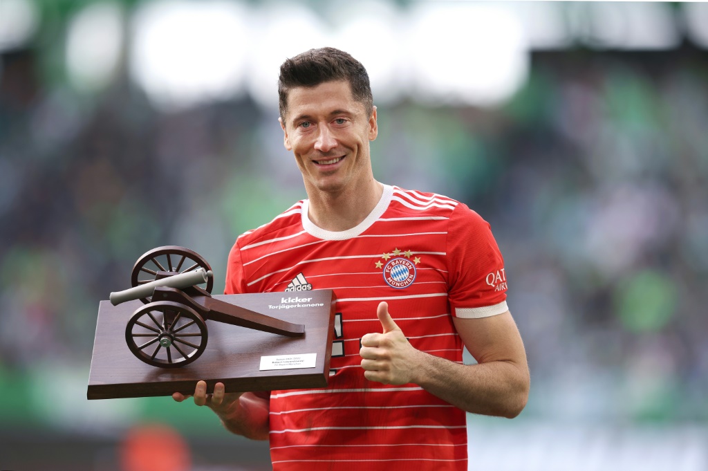 Le buteur du Bayern Robert Lewandowski sacré meilleur canonnier de la Bundesliga