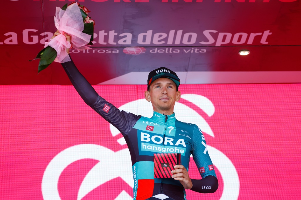 Le coureur allemand Lennard Kämna vainqueur de la 4e étape du Tour d'Italie à l'Etna, le 10 mai 2022