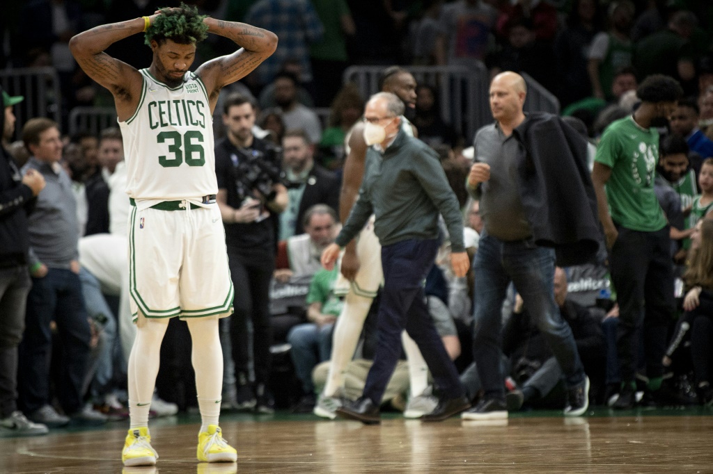 Le meneur des Celtics Marcus Smart après la défaite des siens face aux Milwaukee Bucks, le 11 mai 2022 à Boston.