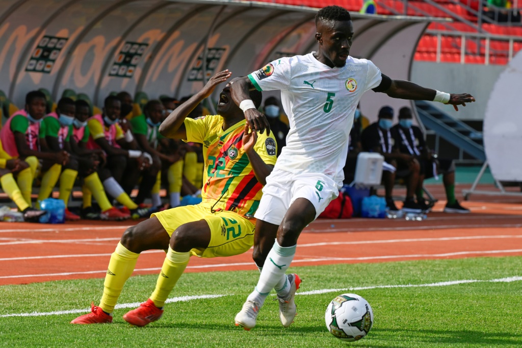 Idrissa Gueye avec le Sénégal contre le Zimbabwe dans le groupe B de la CAN à Bafoussam, au Cameroun, le 10 janvier 2022
