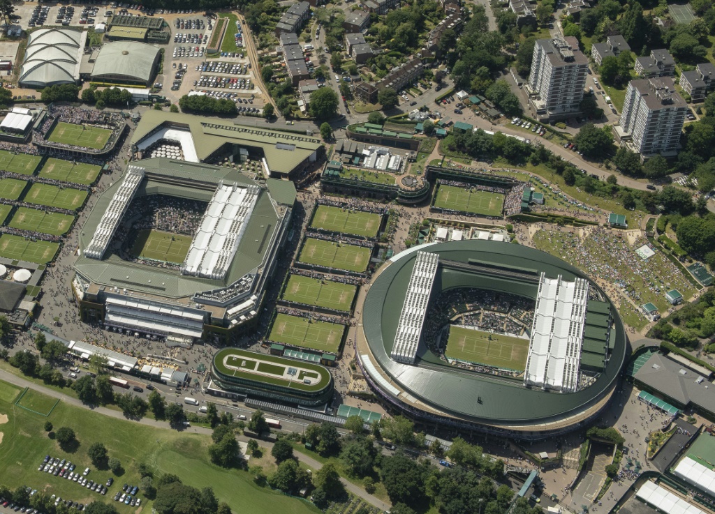 Vue aérienne du All England Lawn Tennis Club qui accueille le Grand Chelem sur gazon à Wimbledon, le 4 juillet 2019